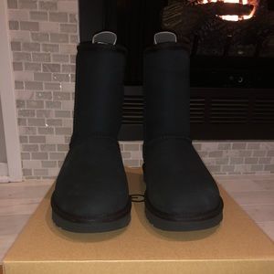 Ugg Women’s Classic Short Boot